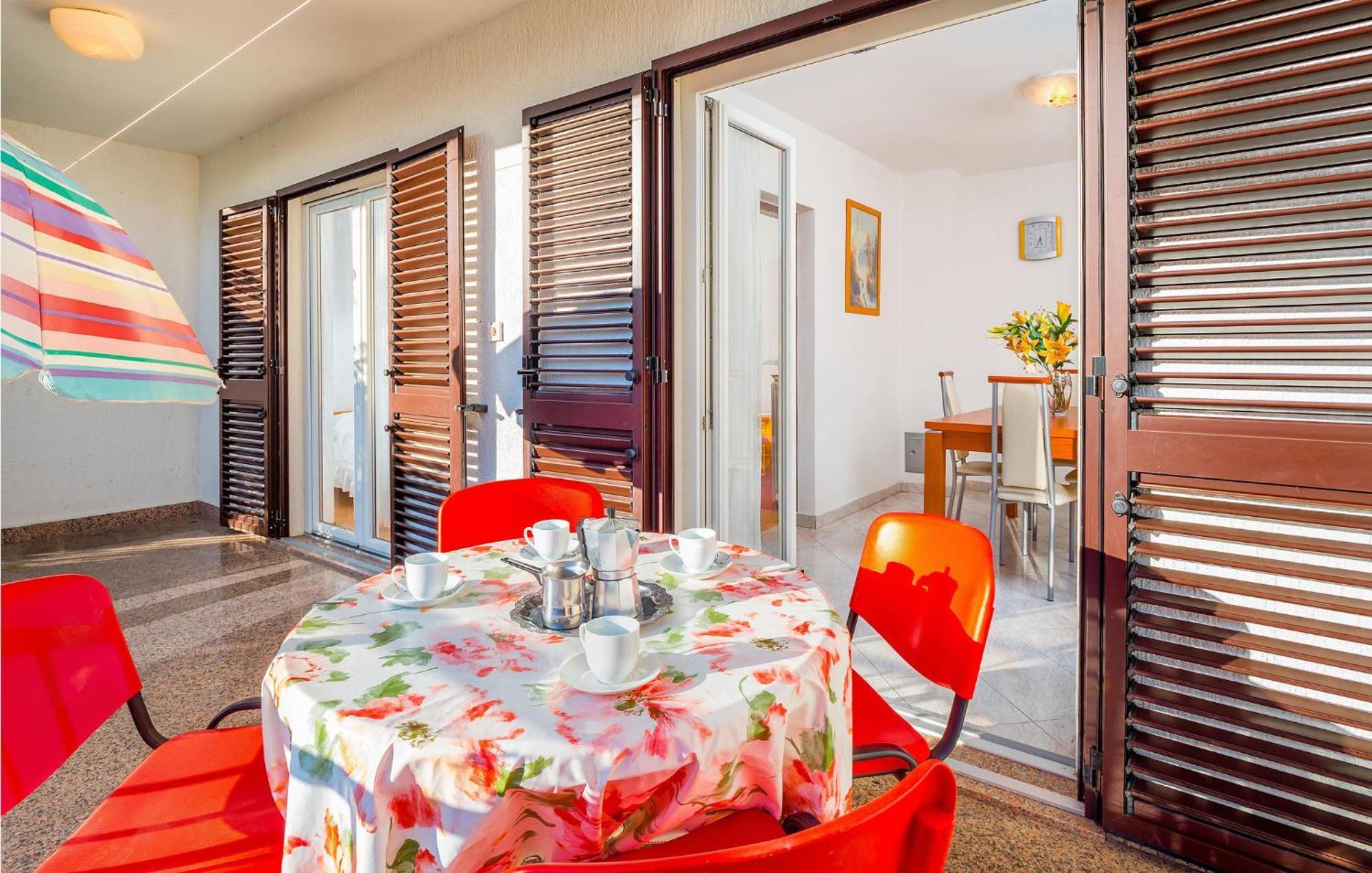 Awesome Apartment In Labin With Wifi Rasa Экстерьер фото